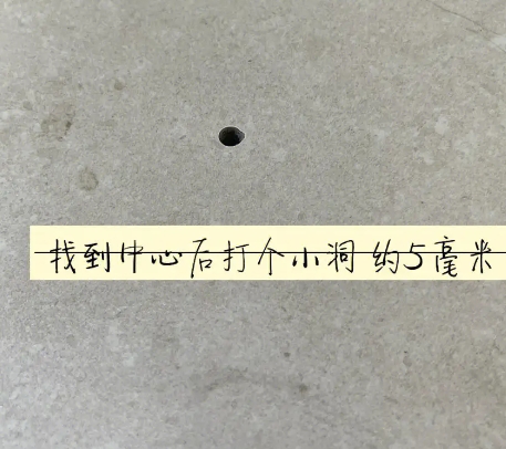 雁塔瓷砖空鼓维修公司专业解答在瓷砖铺贴过程中，如果砂料搅拌不均匀，将会带来以下问题