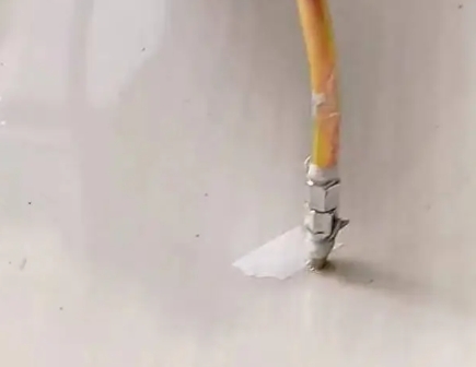 雁塔瓷砖空鼓维修公司专业解答在瓷砖铺贴过程中，如果使用的砂料过粗（如全部使用了粗砂），可能会导致以下问题